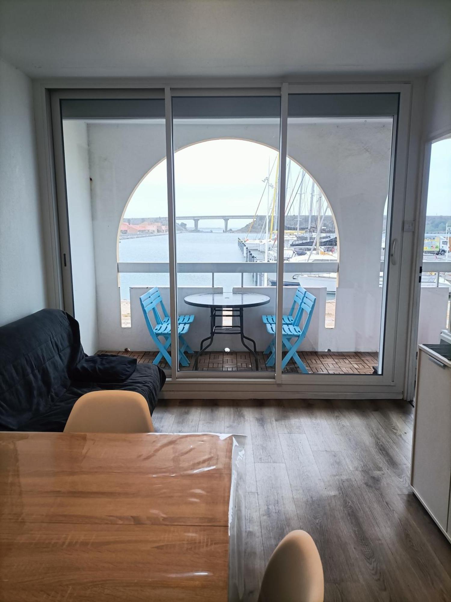 T2 Cabine Avec Tres Belle Vue Sur Le Port De Plaisance Leucate Exterior photo