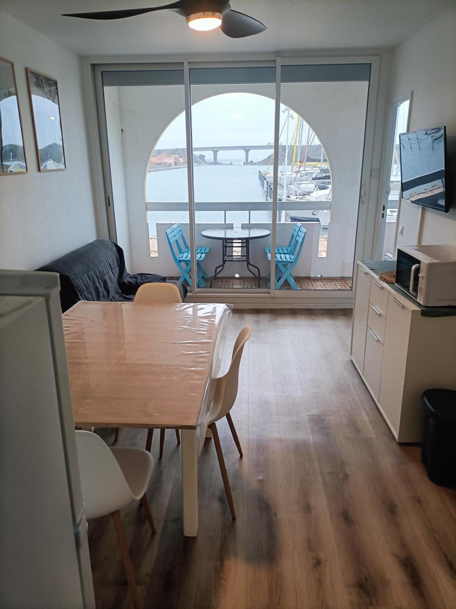 T2 Cabine Avec Tres Belle Vue Sur Le Port De Plaisance Leucate Exterior photo